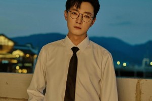 苏小玎醉酒随地小便道歉，网友调侃“塌房”事件