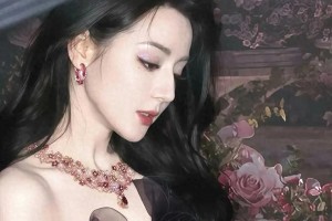 迪丽热巴黑金造型背后：完美人设与真实魅力的博弈