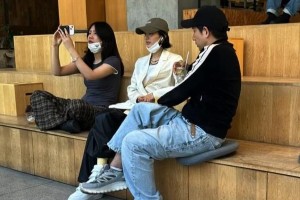 赵丽颖新恋情曝光？与导演赵德胤举止亲密