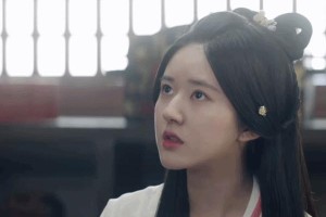 杨紫赵露思P图争议：明星颜值与演技的真实对比