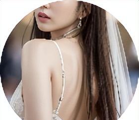 李一桐黑色丝袜穿搭