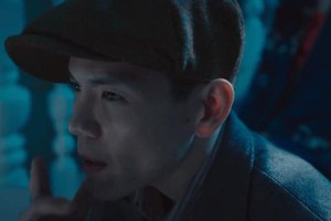 向佐《门前宝地》票房遇冷，网友模仿鼻梁梗爆火